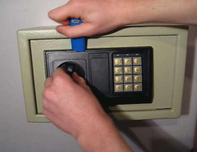 东宝24小时上门开锁公司